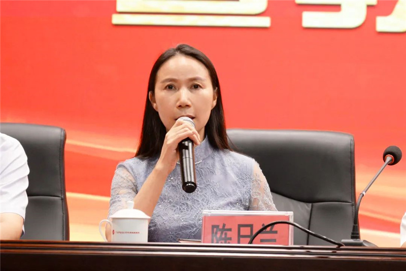 6医院党委副书记、副院长陈日兰主持会议.jpg 6医院党委副书记、副院长陈日兰主持会议.jpg