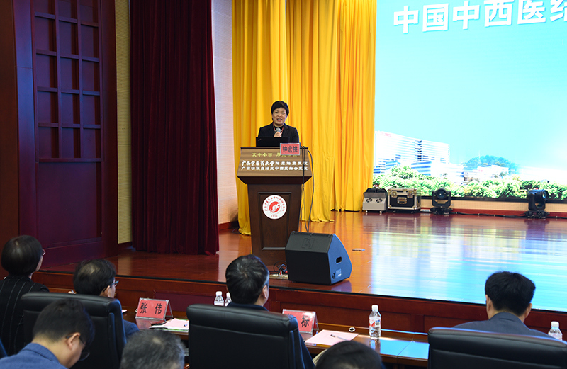 17钟宏桃副校长讲话.jpg 17钟宏桃副校长讲话.jpg