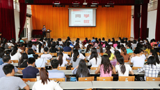 董塔健副书记围绕“两学一做”为我校大学生党员上专题党课