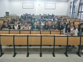 2014级药学中升本团支部开展“一学一做”学习教育活动