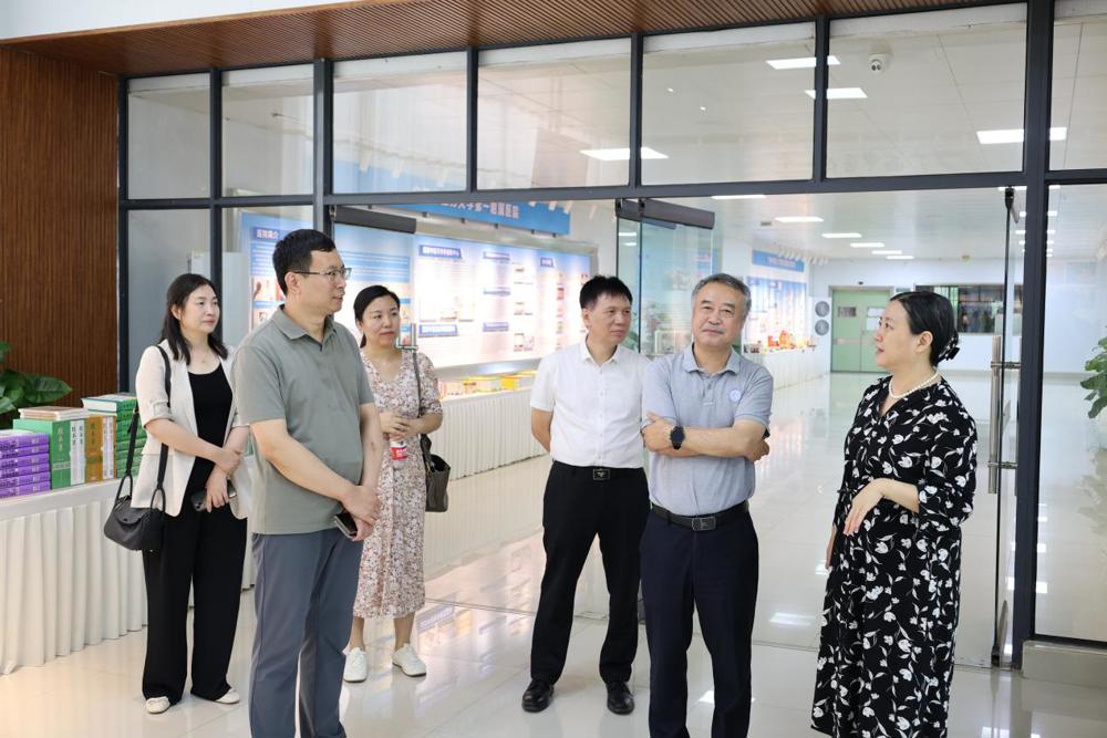 G:/2025年科技处相关工作/考察、交流座谈会/广东省南山医药创新研究院来广西中医药大学交流座谈会/20250811 广东南山医药创新研究院到校访问 姚校长肖副校长参加/KB0A0204.JPGKB0A0204